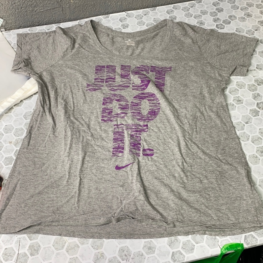 The Nike Tee XL Short Sleeve Gray Just Do It T Shirt